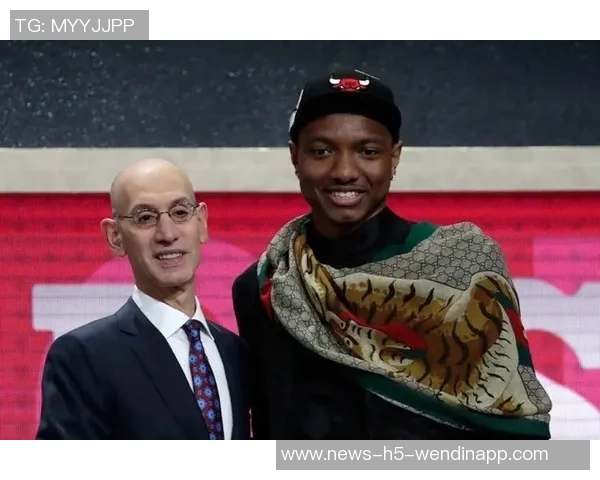 芬奇强调季前赛重在基础训练期待攻防状态全面回归